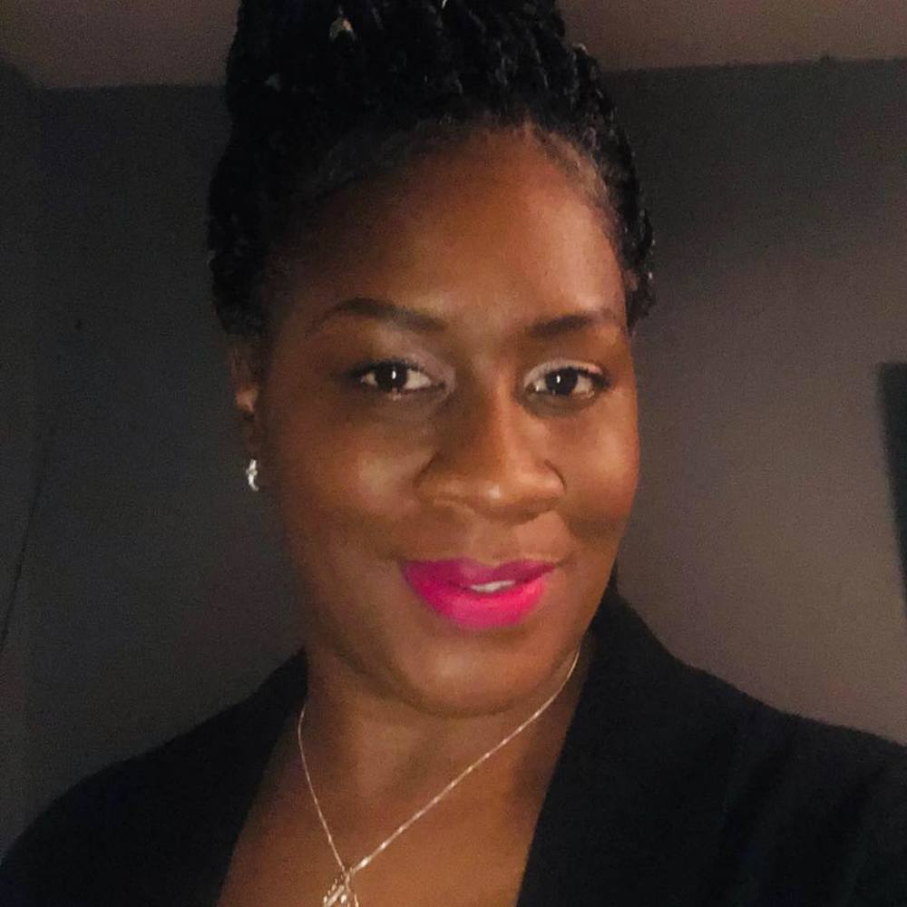 Meet your Posher, Ayanna